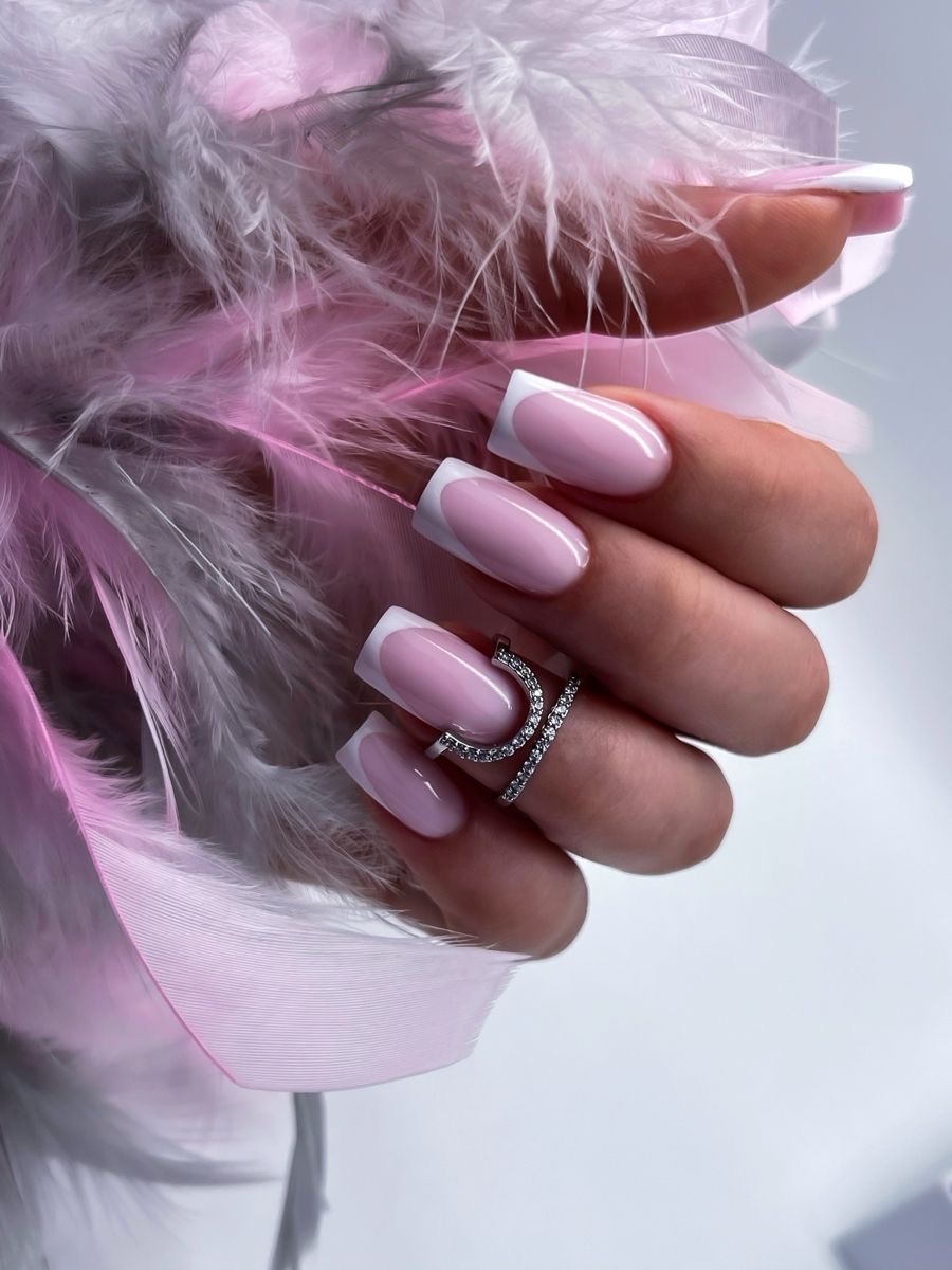 French manicure detail
